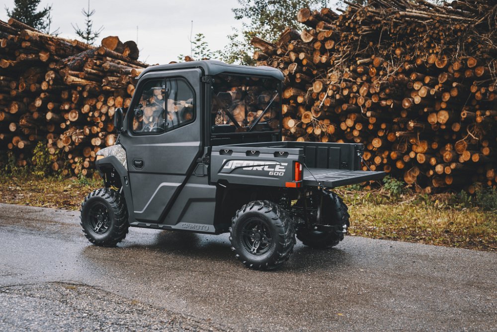 UFORCE 600+ Vollkabine camo Arbeit